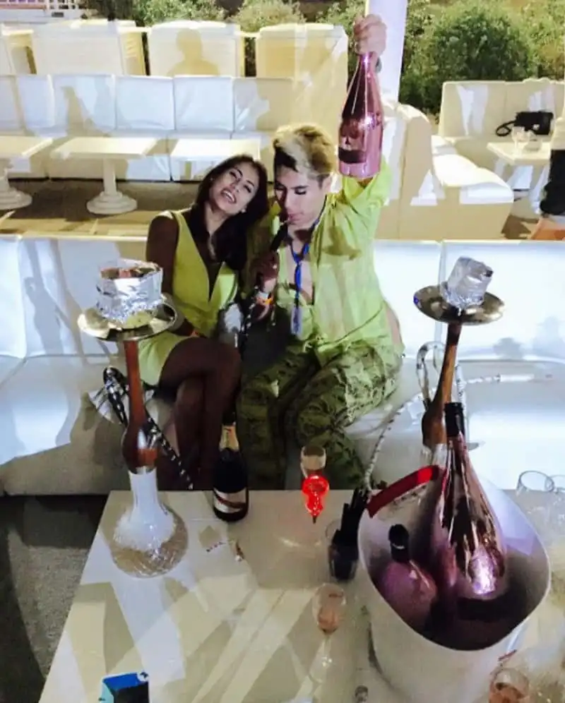 wanderlust-tips-hoi-con-nha-giau-the-gioi-va-nhung-ky-nghi-he-xa-xi-nhat-12