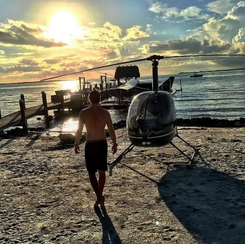 wanderlust-tips-hoi-con-nha-giau-the-gioi-va-nhung-ky-nghi-he-xa-xi-nhat-3