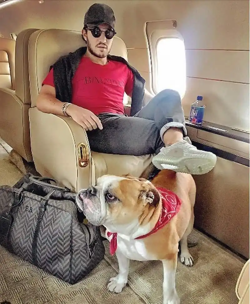 wanderlust-tips-hoi-con-nha-giau-the-gioi-va-nhung-ky-nghi-he-xa-xi-nhat-5