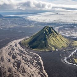 wanderlust tips iceland dep sieu thuc voi nhung khung hinh chup tu tren cao 20