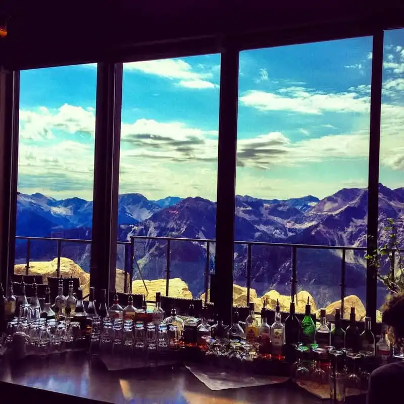 wanderlust-tips-kham-pha-23-nha-hang-co-view-dep-nhat-the-gioi-4