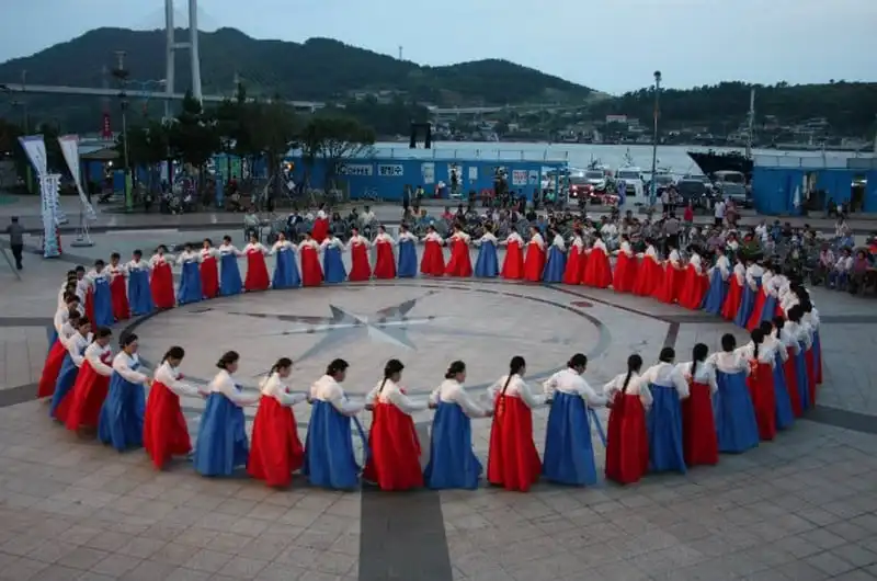 wanderlust-tips-kham-pha-nhung-phong-tuc-han-quoc-dac-sac-dip-trung-thu-10