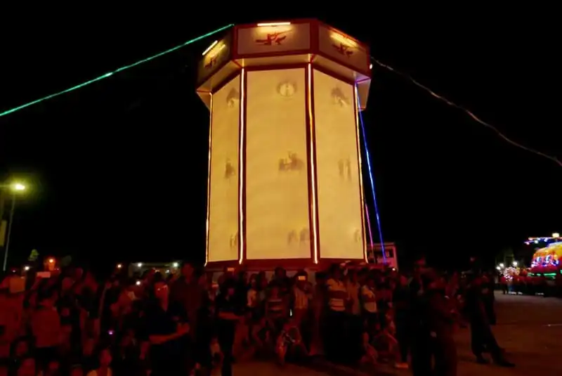 wanderlust-tips-nao-nhiet-le-dieu-hanh-den-long-trung-thu-lon-nhat-ca-nuoc-19