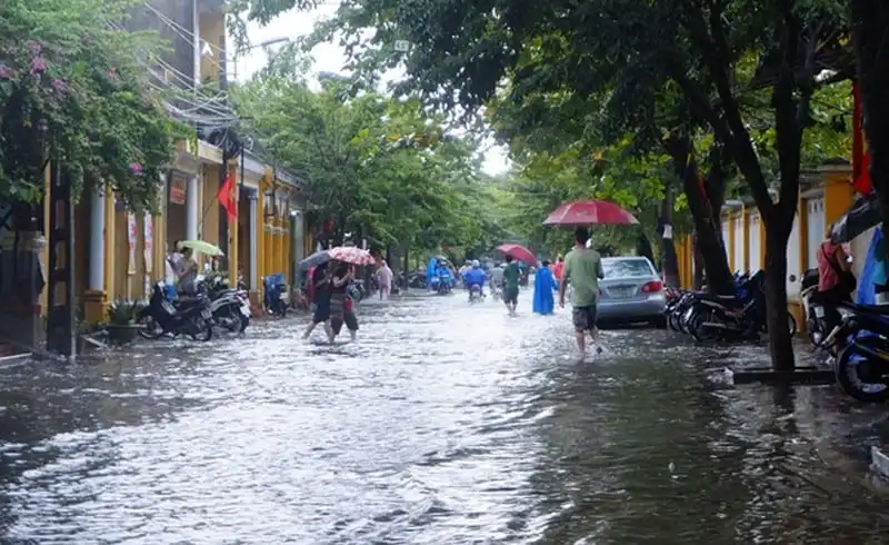 Ngập nặng ở Đà Nẵng và Hội An do mưa lớn 18 wanderlust-tips-ngap-nang-o-da-nang-va-hoi-an-do-mua-lon-14