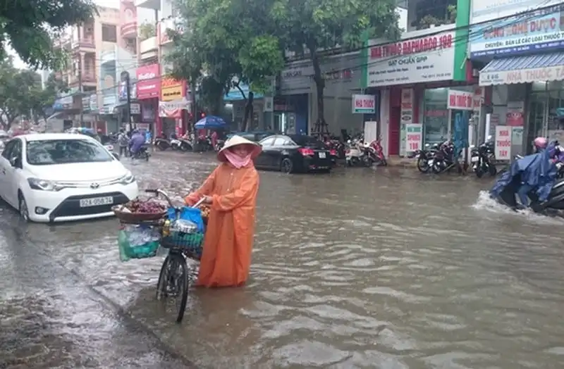 Ngập nặng ở Đà Nẵng và Hội An do mưa lớn 6 wanderlust-tips-ngap-nang-o-da-nang-va-hoi-an-do-mua-lon-2