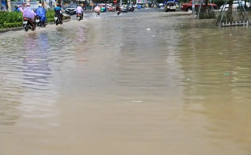 Ngập nặng ở Đà Nẵng và Hội An do mưa lớn 8 wanderlust-tips-ngap-nang-o-da-nang-va-hoi-an-do-mua-lon-4