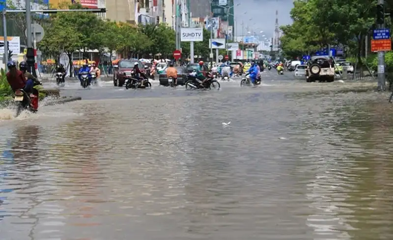 Ngập nặng ở Đà Nẵng và Hội An do mưa lớn 11 wanderlust-tips-ngap-nang-o-da-nang-va-hoi-an-do-mua-lon-7