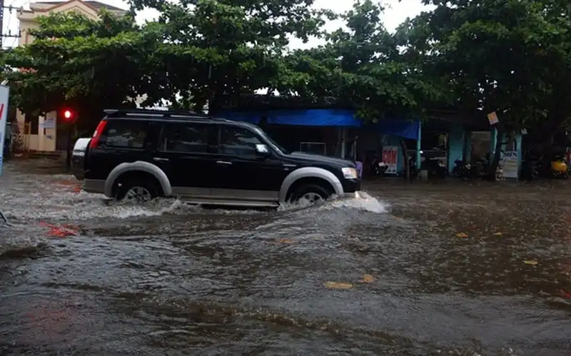 Ngập nặng ở Đà Nẵng và Hội An do mưa lớn 13 wanderlust-tips-ngap-nang-o-da-nang-va-hoi-an-do-mua-lon-9