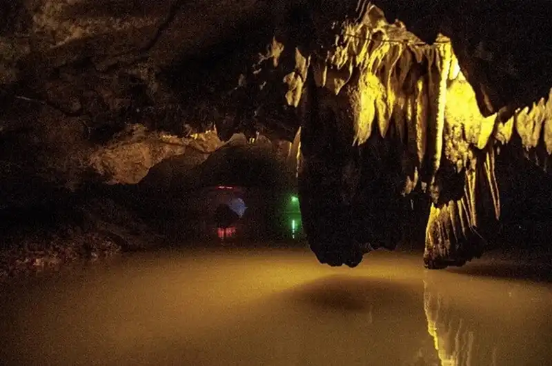 wanderlust-tips-ngo-ngang-dong-thien-ha-o-ninh-binh-15