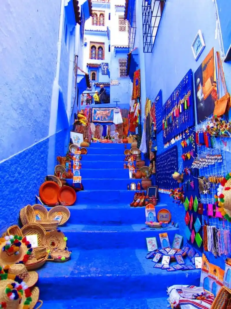 wanderlust-tips-ngo-ngang-voi-nhung-con-pho-tuyet-dep-tren-khap-the-gioi-2