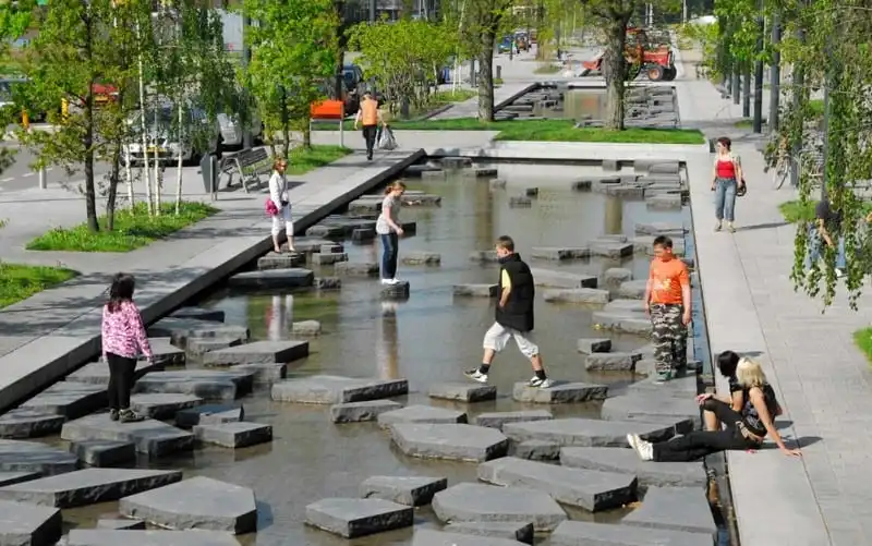 wanderlust-tips-ngo-ngang-voi-nhung-con-pho-tuyet-dep-tren-khap-the-gioi-8