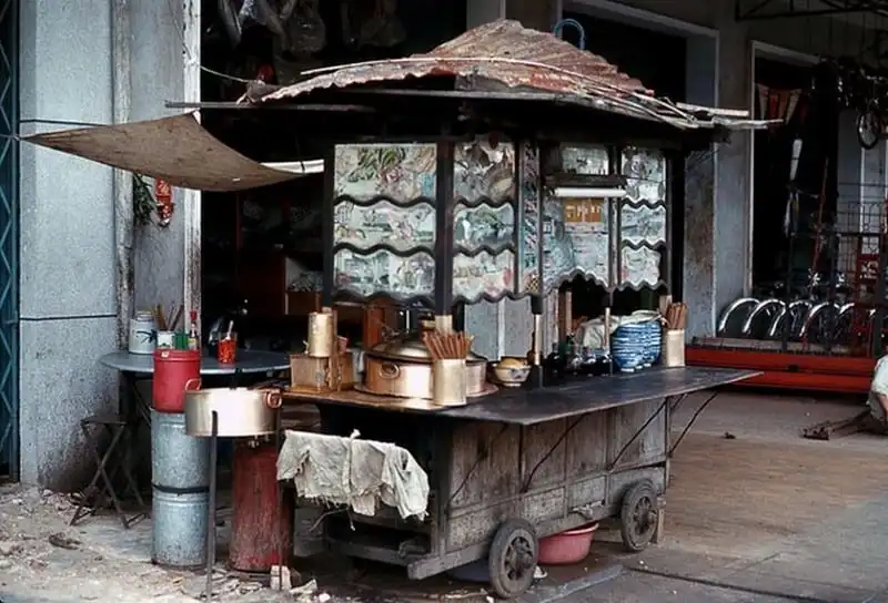 wanderlust-tips-nhin-lai-am-thuc-duong-pho-sai-gon-truoc-nam-1975-1
