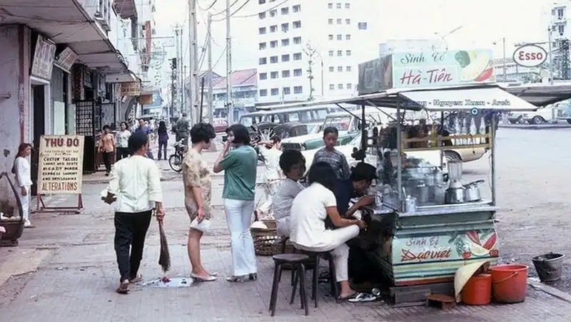 Nhìn lại ẩm thực đường phố Sài Gòn trước năm 1975 18 wanderlust-tips-nhin-lai-am-thuc-duong-pho-sai-gon-truoc-nam-1975-14