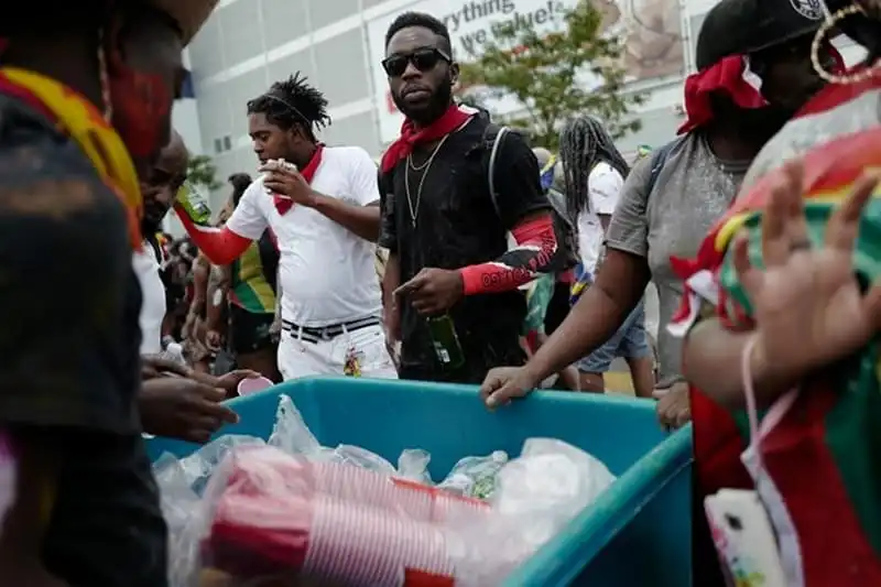 wanderlust-tips-nuoc-my-tung-bung-mung-ngay-le-lao-dong-15