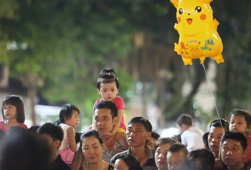 wanderlust-tips-pho-di-bo-ho-guom-tro-thanh-diem-den-moi-dip-cuoi-tuan-10