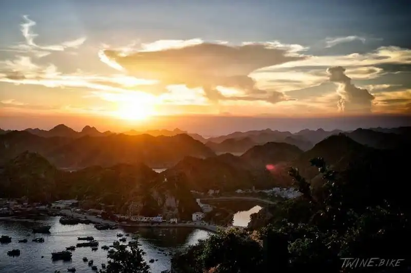Phượt thủ Tây trên đường chu du khắp thế giới bị "níu chân" ở Việt Nam 7 wanderlust-tips-phuot-thu-tay-tren-duong-chu-du-khap-the-gioi-bi-niu-chan-o-viet-nam-3