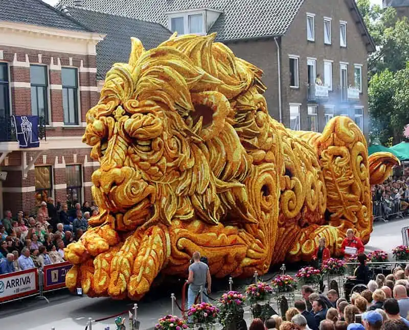 wanderlust-tips-ruc-ro-le-hoi-xe-hoa-bloemencorso-2016-o-ha-lan-1