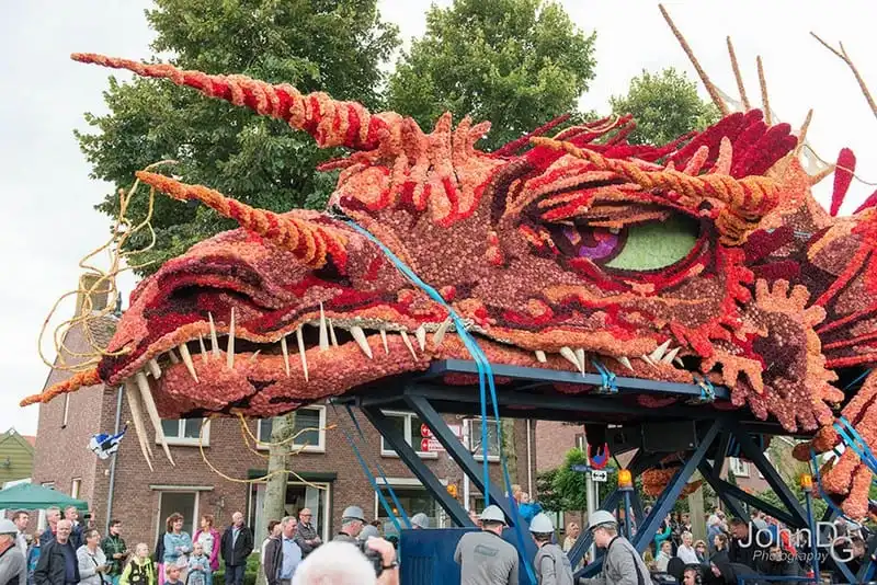 wanderlust-tips-ruc-ro-le-hoi-xe-hoa-bloemencorso-2016-o-ha-lan-8