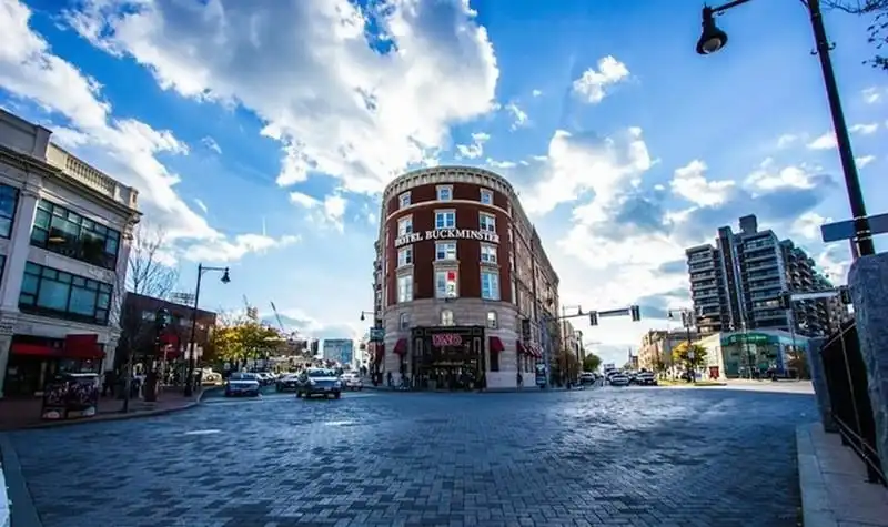 wanderlust-tips-soc-voi-nhung-thanh-pho-bi-nan-chuot-hoanh-hanh-8