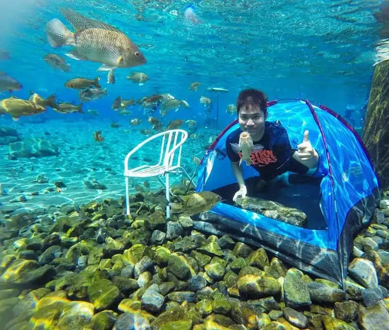 Tới Indonesia nhớ ghé điểm chụp ảnh dưới nước cực ảo Umbul Ponggok 14 wanderlust-tips-toi-indonesia-nho-ghe-umbul-ponggok-diem-chup-anh-duoi-nuoc-cuc-ao-7