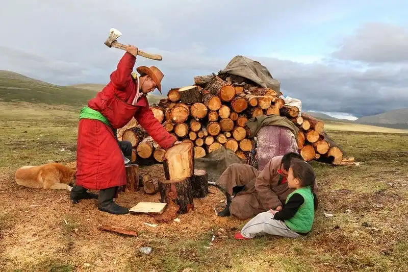 wanderlust-tips-toi-tham-bo-lac-chan-nuoi-tuan-loc-cuoi-cung-o-mong-co-13