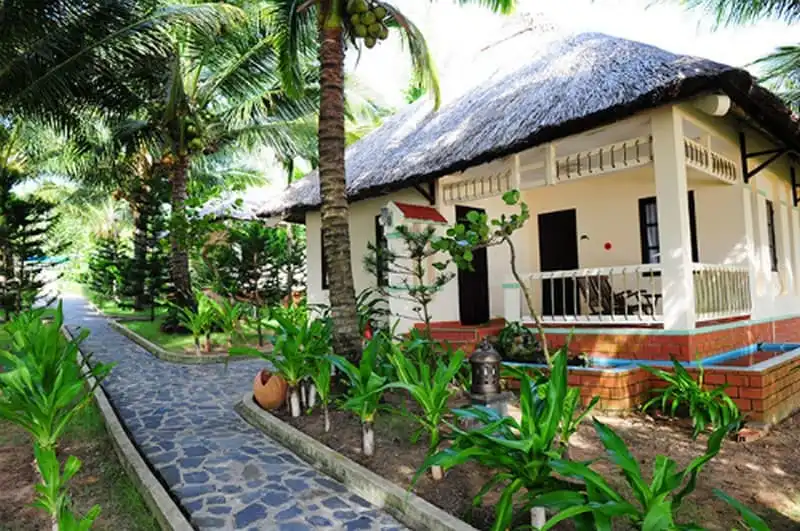 Tổng cục du lịch thu hồi hạng sao 2 khách sạn ở Nha Trang và Phú Quốc 5 wanderlust-tips-tong-cuc-du-lich-thu-hoi-hang-sao-2-khach-san-o-nha-trang-va-phu-quoc-1