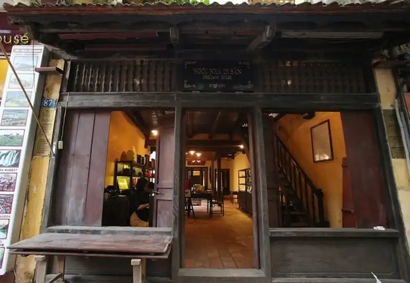 wanderlust-tips-tong-thong-phap-se-ghe-tham-nha-co-tram-tuoi-o-ha-noi-1