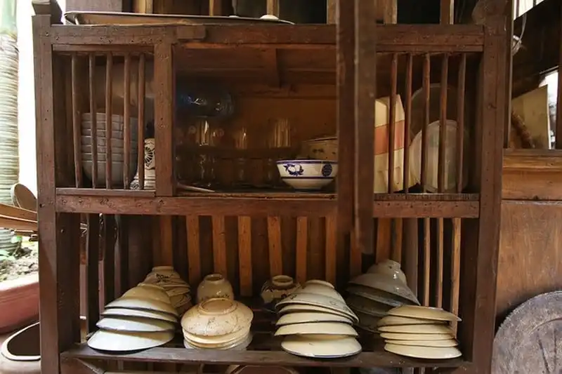 wanderlust-tips-tong-thong-phap-se-ghe-tham-nha-co-tram-tuoi-o-ha-noi-12