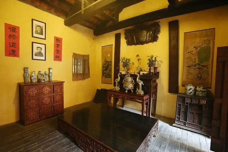 wanderlust-tips-tong-thong-phap-se-ghe-tham-nha-co-tram-tuoi-o-ha-noi-4