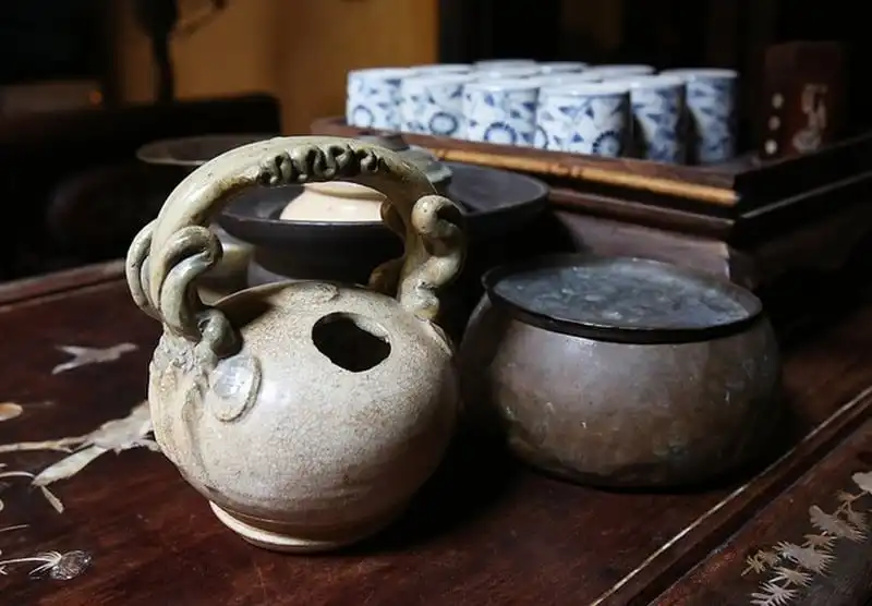 wanderlust-tips-tong-thong-phap-se-ghe-tham-nha-co-tram-tuoi-o-ha-noi-5