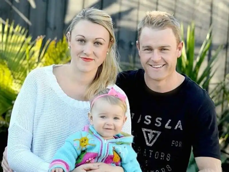 wanderlust-tips-tranh-thu-ky-nghi-thai-san-me-dua-con-gai-moi-sinh-cung-di-du-lich-khap-noi-11