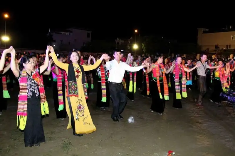 wanderlust-tips-tuan-van-hoa-the-thao-va-du-lich-muong-lo-2016-2