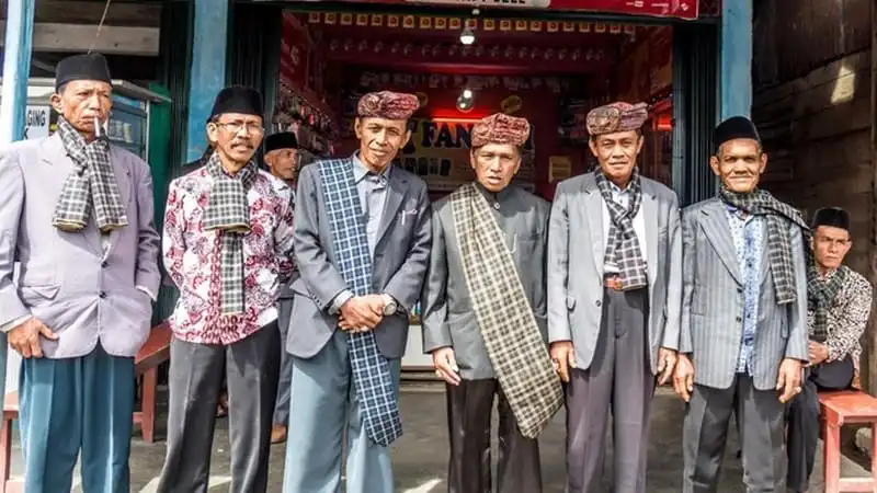 wanderlust-tips-vung-dat-o-indonesia-noi-phu-nu-nam-moi-quyen-luc-7