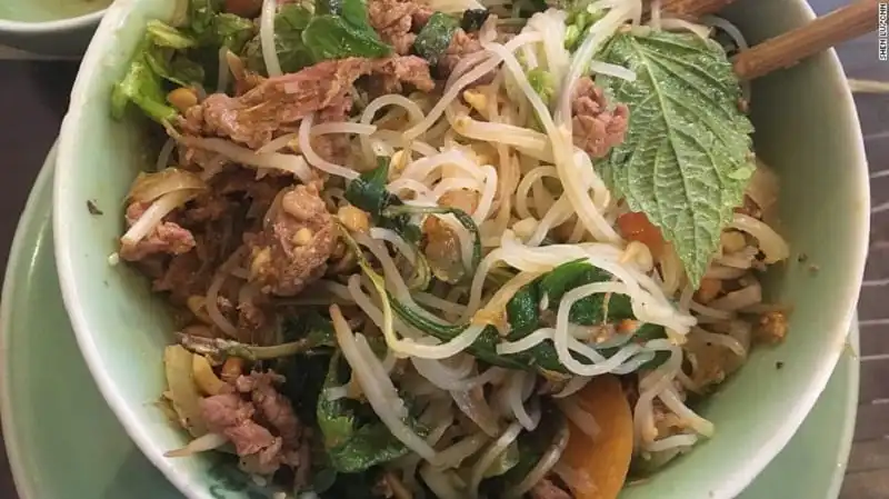 wanderlust_tips_10-mon-an-Viet-Nam-CNN-goi-y-cho-du-khach- (00000)