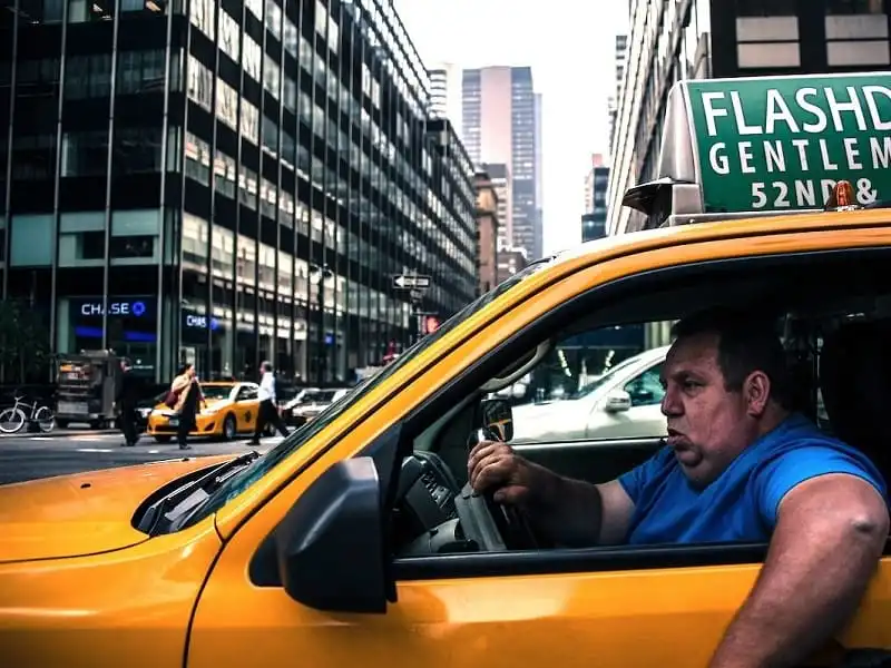 wanderlust_tips_10_cu_chi_khien_ban_bi_hieu_nham_khi_di_du_lich_3