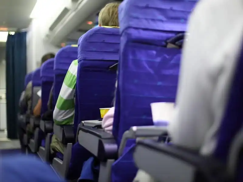 wanderlust_tips_13_bi_quyet_tranh_bi_om_khi_di_may_bay_5