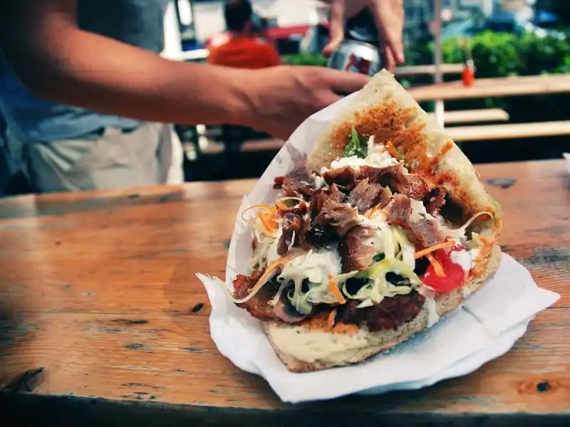 wanderlust_tips_21_thuc_pham_pho_bien_the_gioi_6