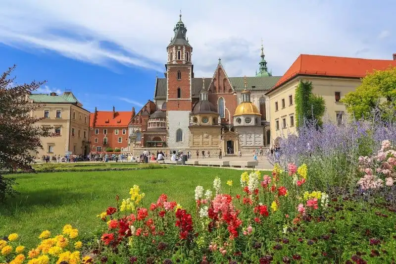 wanderlust_tips_25_diem_den_gia_re_ky_nghi_chau_au_13