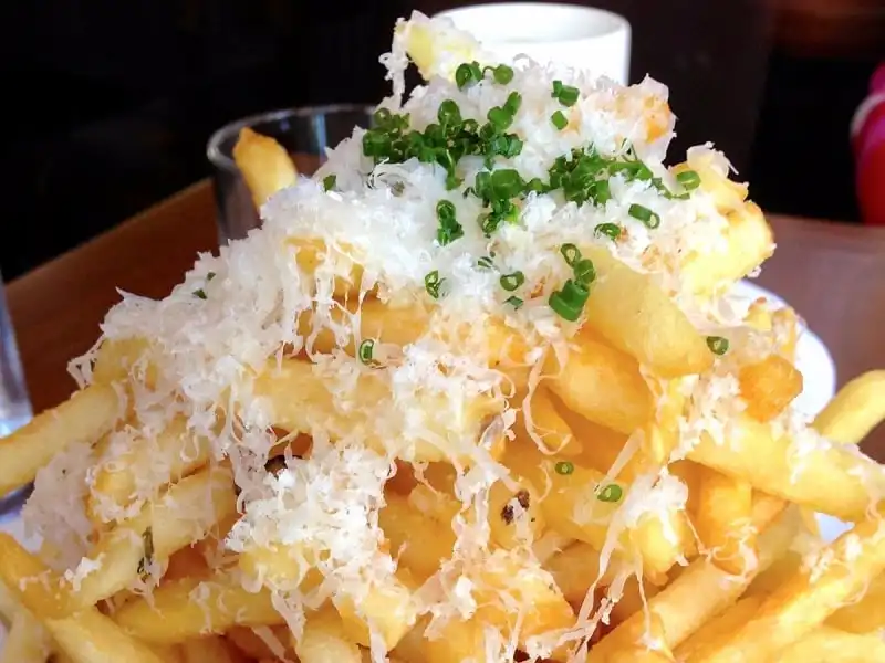 wanderlust_tips_7_loai_thuc_pham_khong_nen_an_tren_may_bay_6