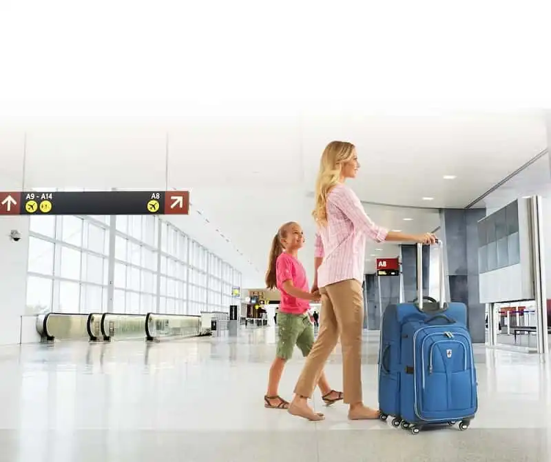 7 sai lầm thường thấy khi mang hành lý máy bay 6 Concourse at airport terminal