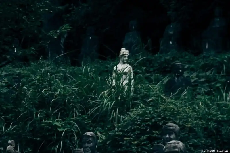 wanderlust_tips_800-pho-tuong-an-hien-giua-nhung-bui-cay-o-cong-vien-bo-hoang-Nhat-Ban-15