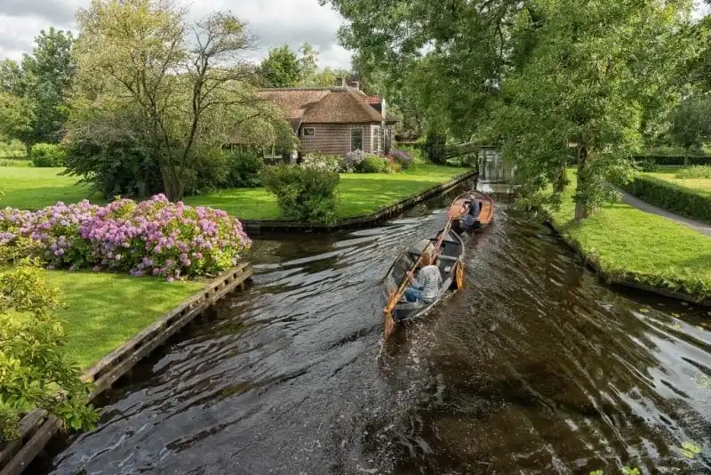 wanderlust_tips_Giethoorn_ngoi_lang_khong_loi_di_3