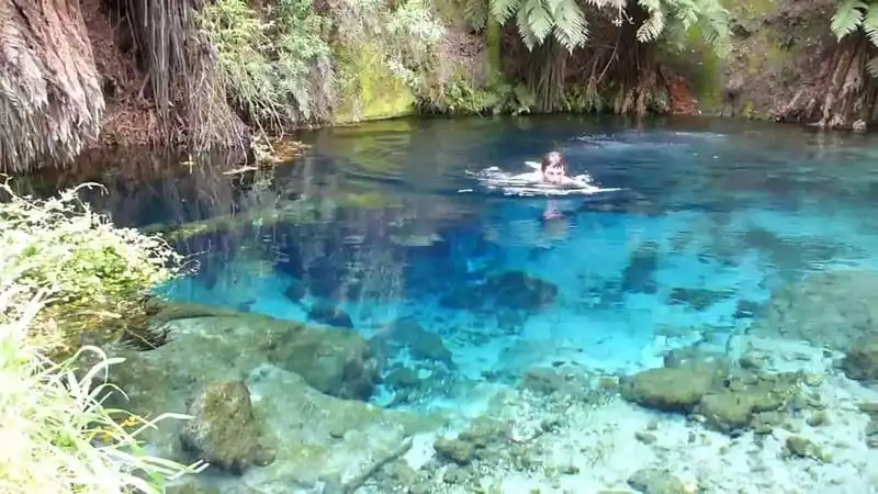 wanderlust_tips_He-lo-nhung-vung-nuoc-trong-nhat-hanh-tinh-1