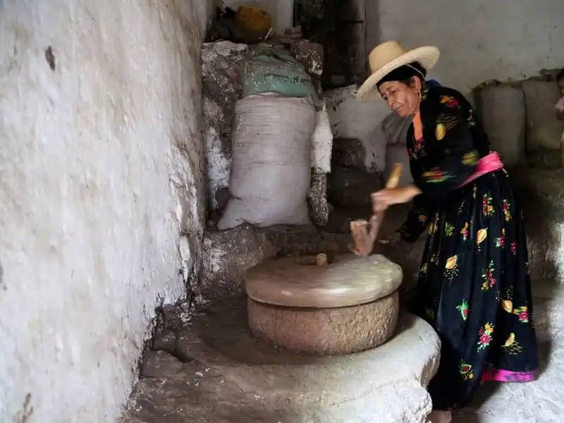 wanderlust_tips_Nhung-ngoi-lang-biet-lap-tren-dinh-nui-mien-Tay-Yemen-13