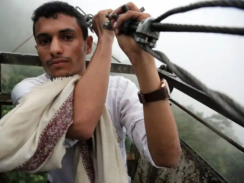 wanderlust_tips_Nhung-ngoi-lang-biet-lap-tren-dinh-nui-mien-Tay-Yemen-7