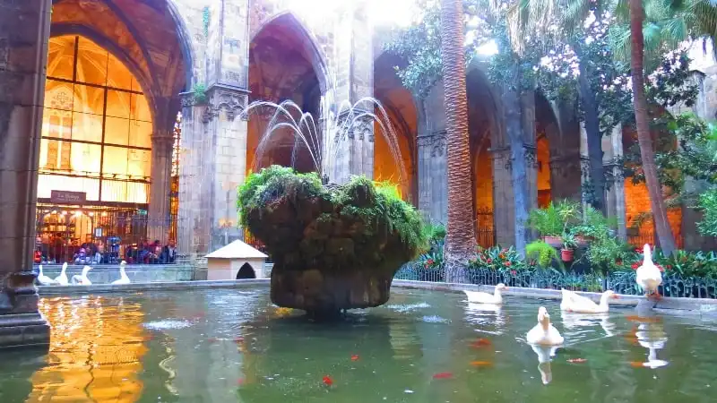Ghé thăm phố cổ Barri Gotic 9 wanderlust_tips_Pho_co_Barri_Gotic_5