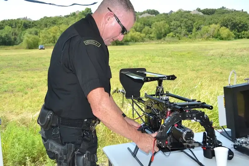 wanderlust_tips_San-bay-quoc-te-Dubai-ngung-cat-ha-canh-30-phut-vi-drone-4