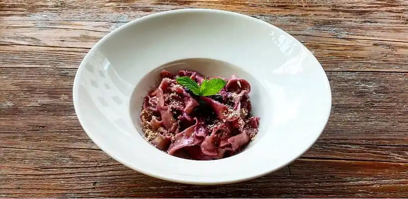 wanderlust_tips_Ua-nuoc-mieng-voi-mon-chay-CNNFood-Challenge-6