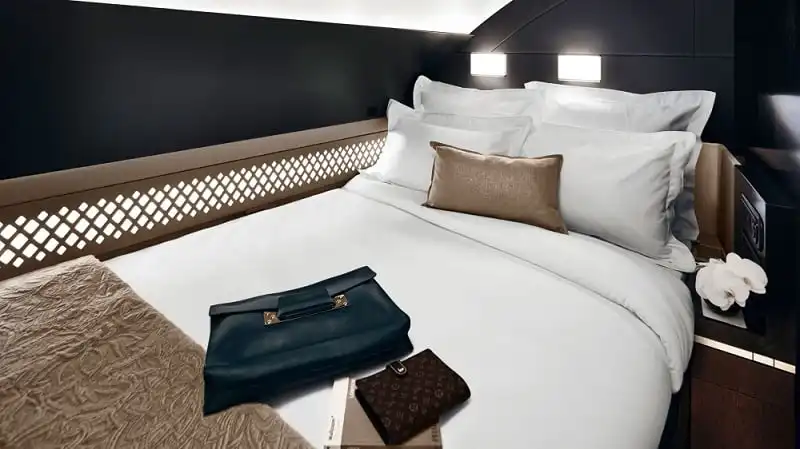 wanderlust_tips_ben_trong_may_bay_sang_trong_nhat_the_gioi_6