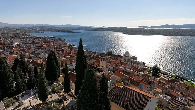 wanderlust_tips_brad-pitt-toi-croatia-thao-luan-ve-du-an-nghi-duong-ty-do-5